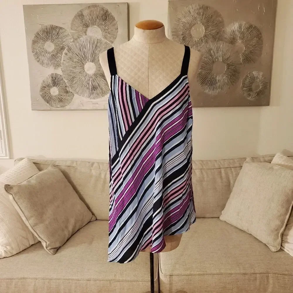 Vince Camuto Asymmetrical Hem Colorful Boardwalk Tank size Large- NEW